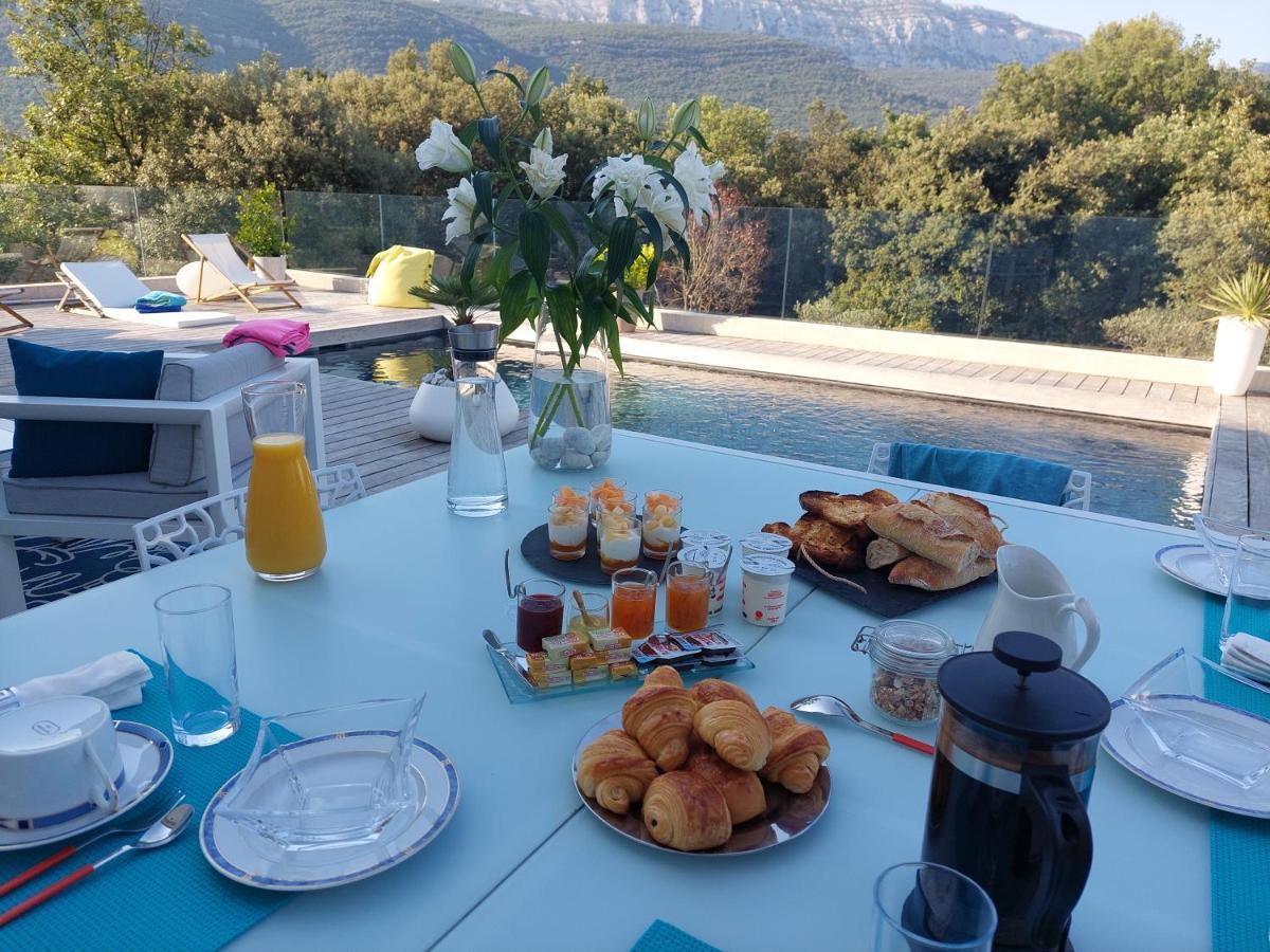 Chez Herve Et Lydie Nans-les-Pins Exteriör bild
